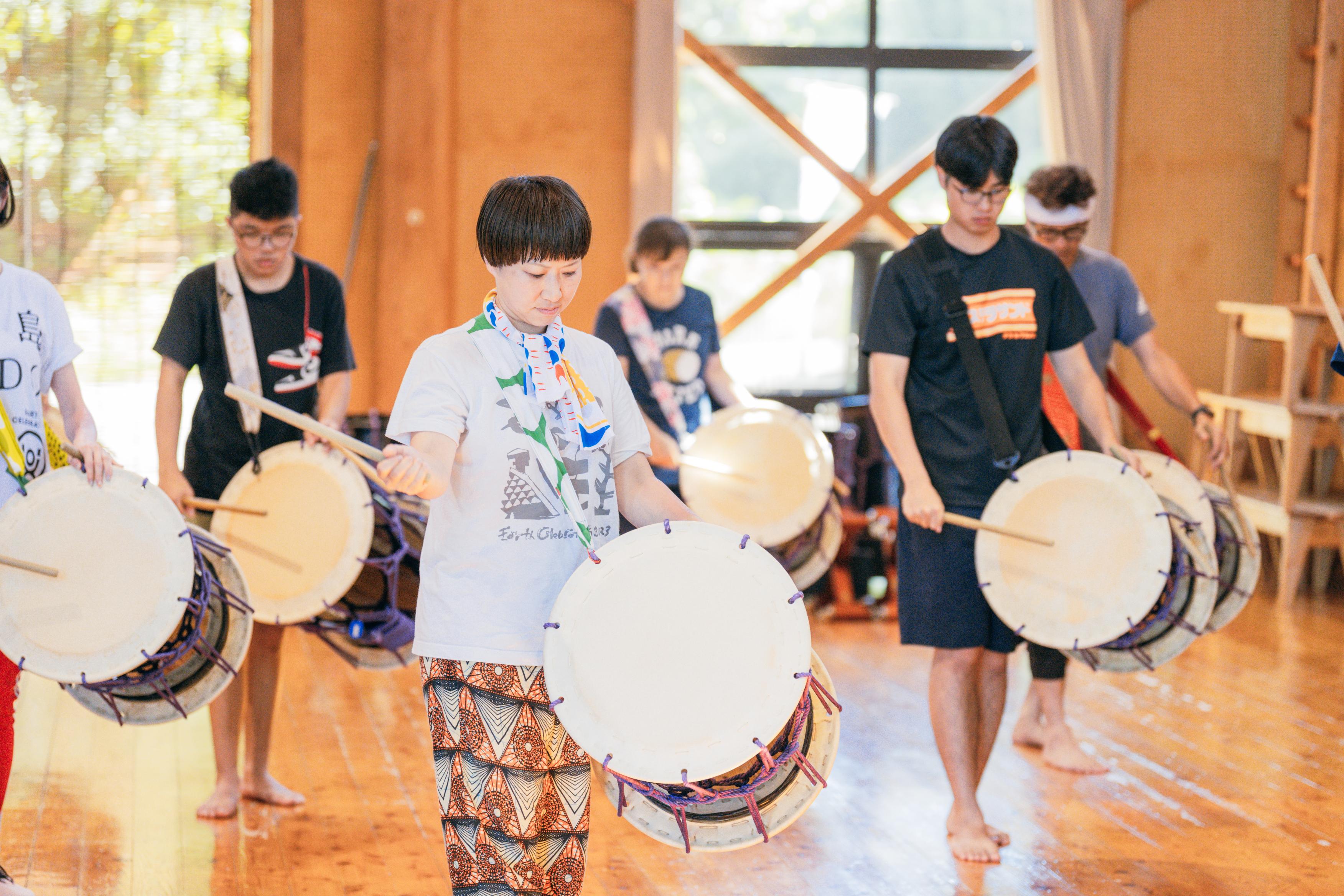 玲央おけど演奏、ワークショップの様子
